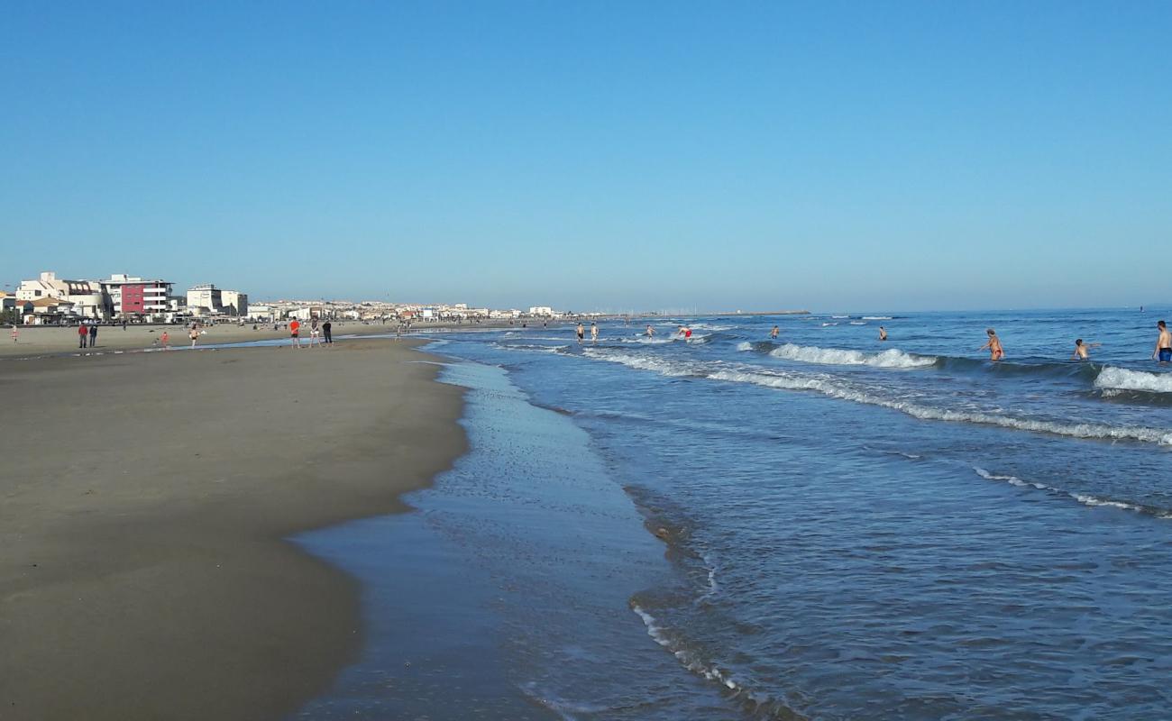 Foto de Narbonne Plage con brillante arena fina superficie