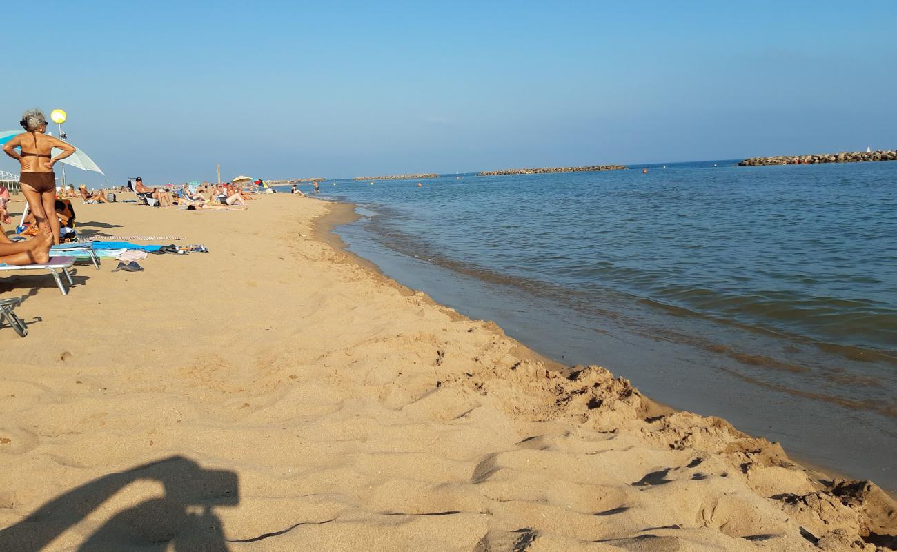 Foto de Plage de Valras con brillante arena fina superficie