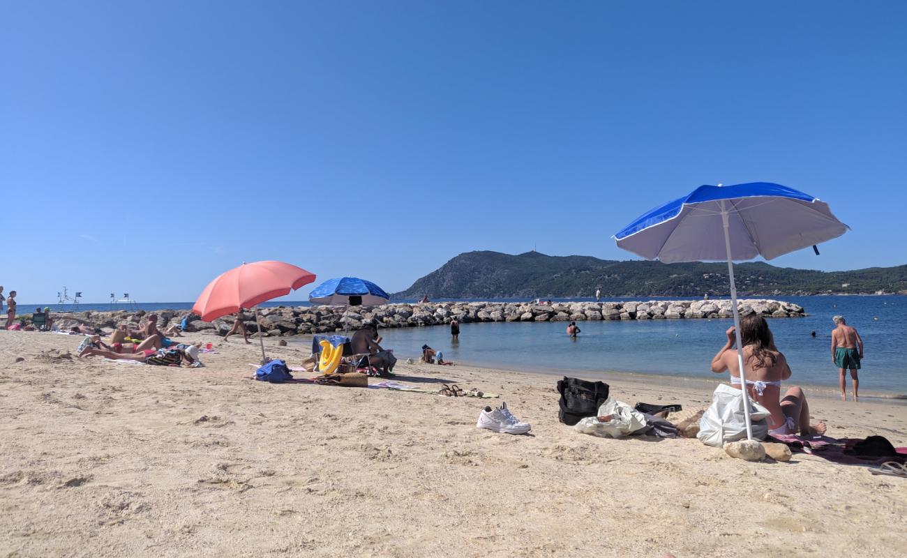 Foto de Plage de Sainte-Asile con arena oscura superficie