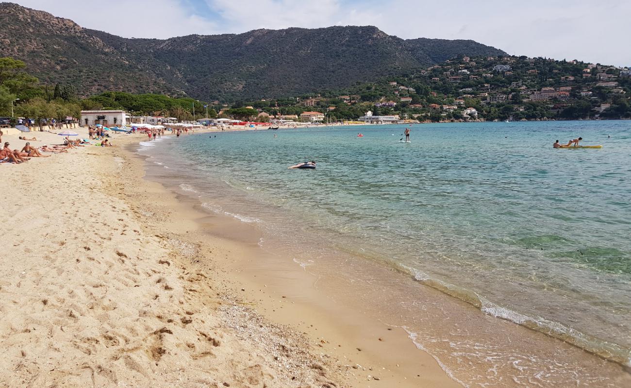 Foto de Playa de Saint-Clair con arena brillante superficie