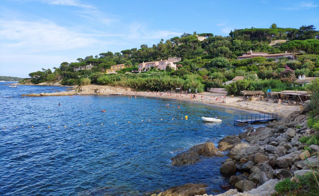 Foto de Plage de Saint-Tropez con arena brillante superficie