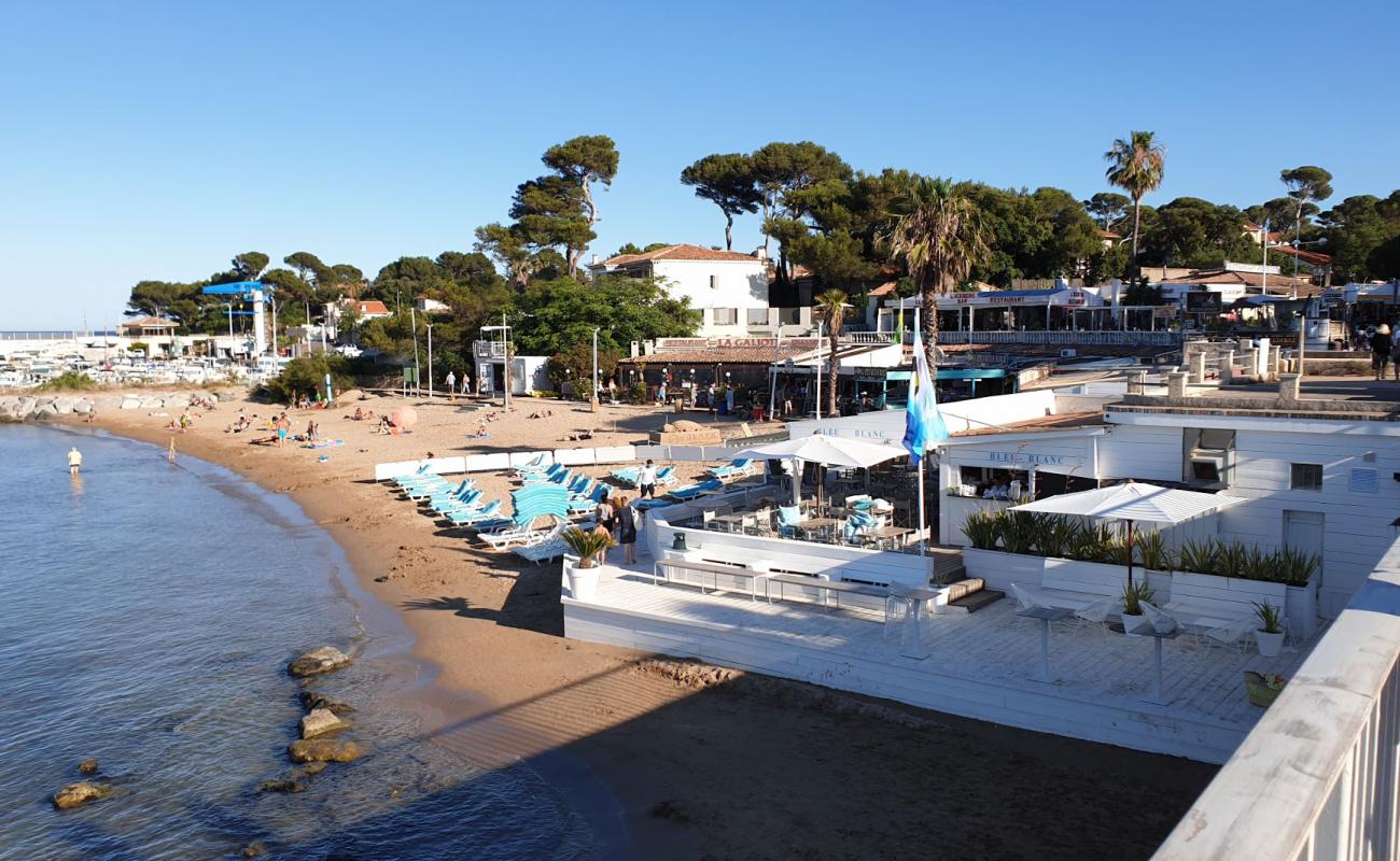 Foto de Plage de la Galiote con brillante arena fina superficie