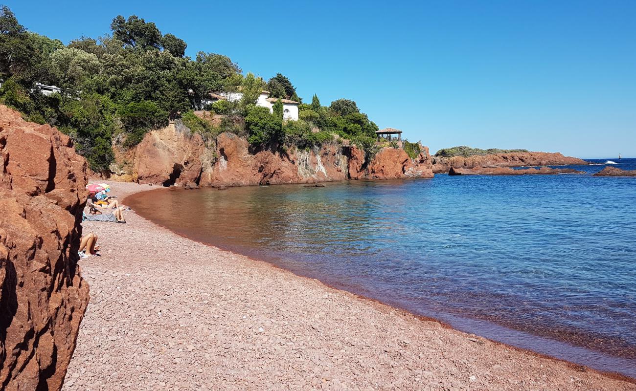 Foto de Plage des Lucioles con guijarro ligero superficie