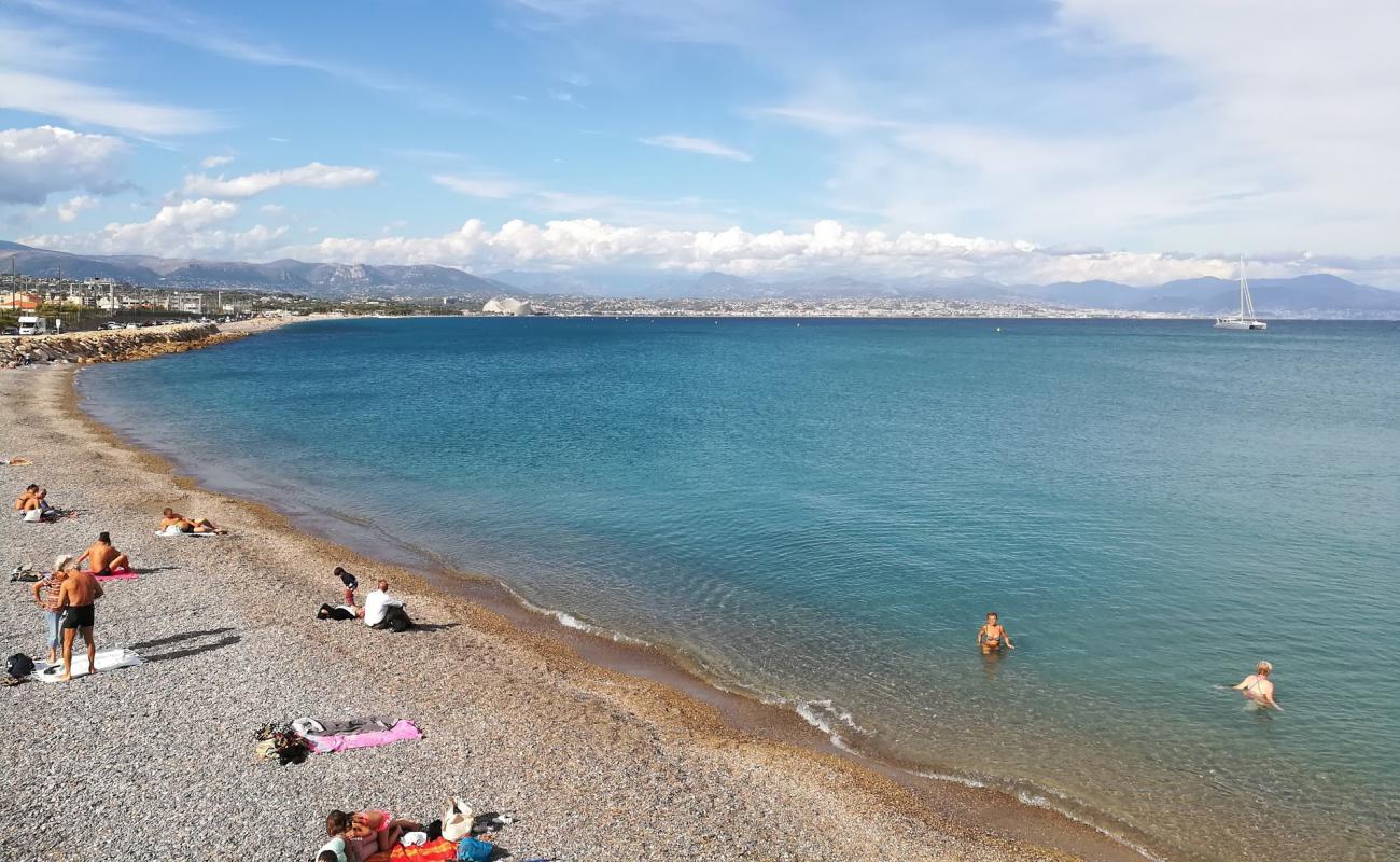 Foto de Plage du Fort Carre con guijarro fino claro superficie