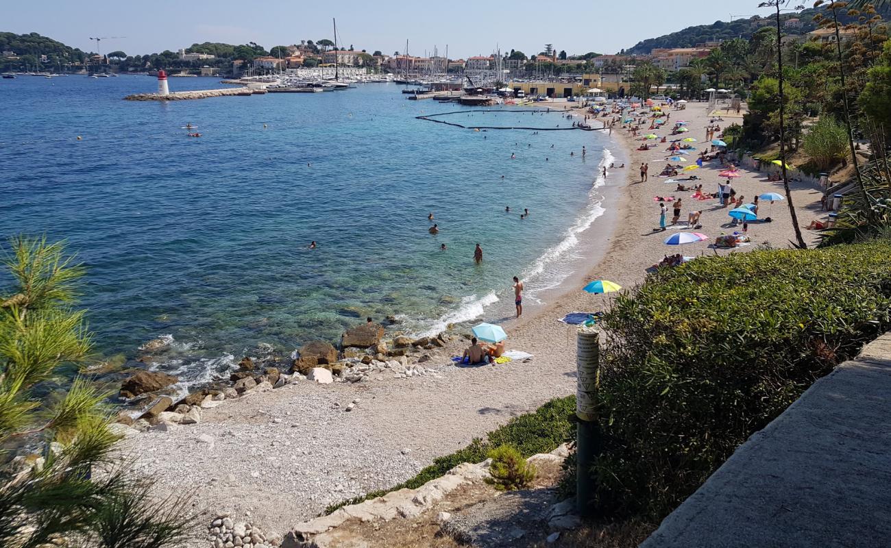 Foto de Plage Cros Dei Pin con guijarro fino claro superficie