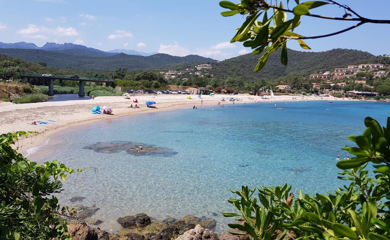 Foto de Plage de Tarco con arena brillante superficie