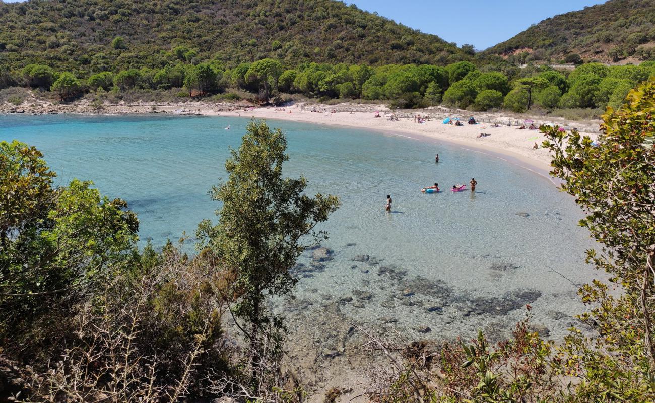 Foto de Plage de Fautea con brillante arena fina superficie