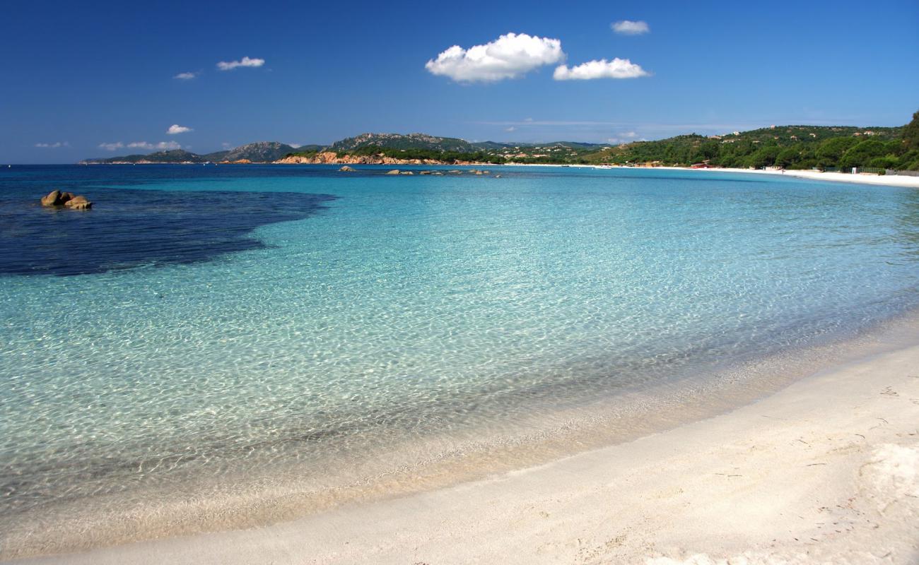 Foto de Plage De La Folaca con arena brillante superficie