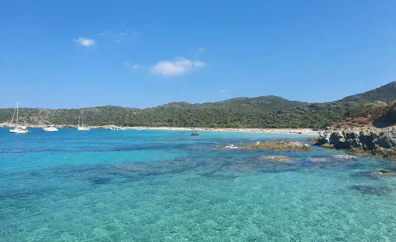 Foto de Plage Du Lotu con brillante arena fina superficie