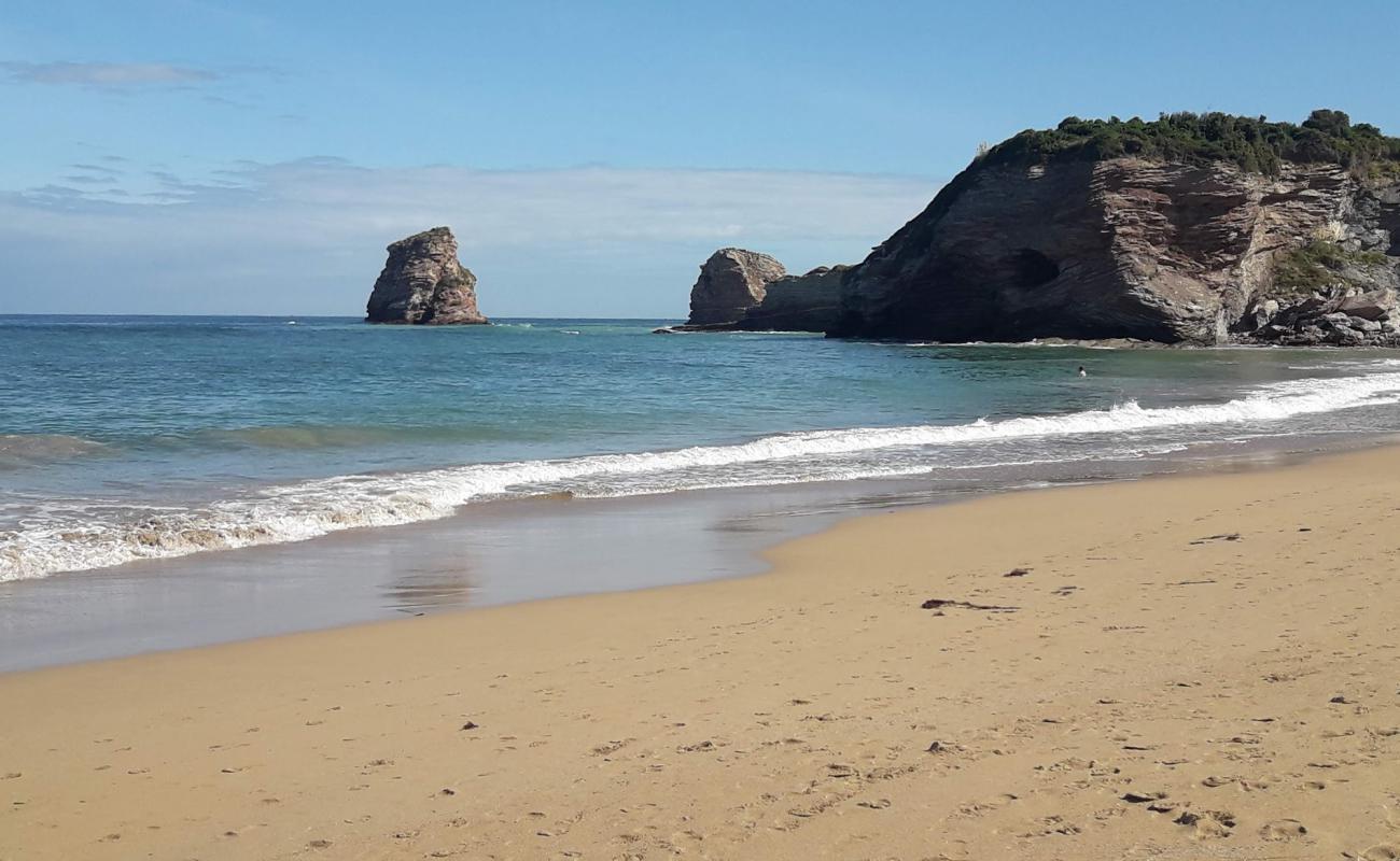 Foto de Playa de Hendaya con arena brillante superficie