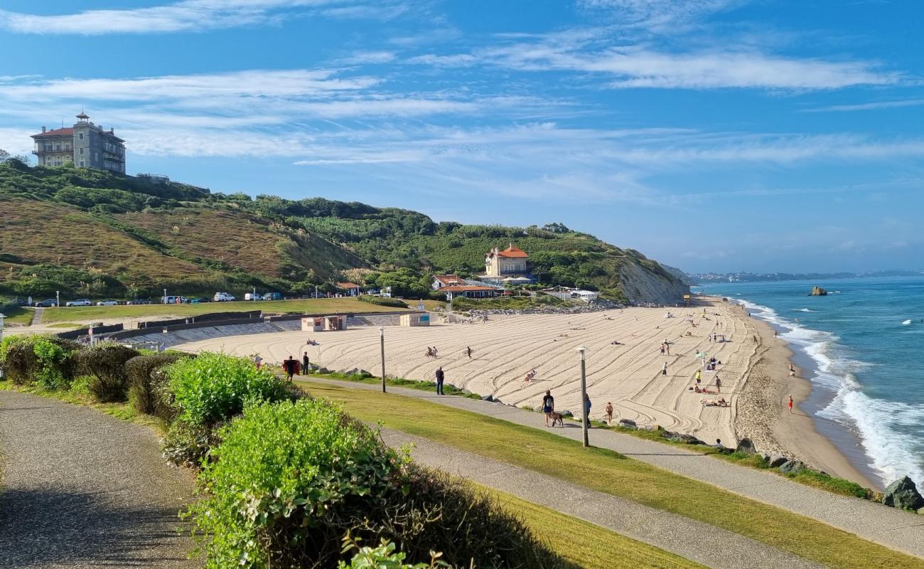 Foto de Plage d'Ilbarritz con arena brillante superficie