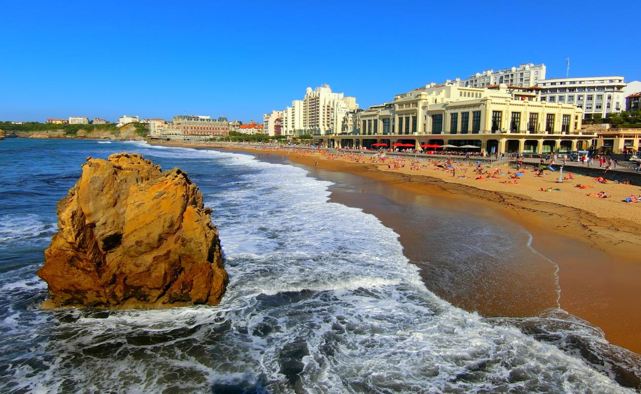 Foto de Plage de Biarritz con arena brillante superficie