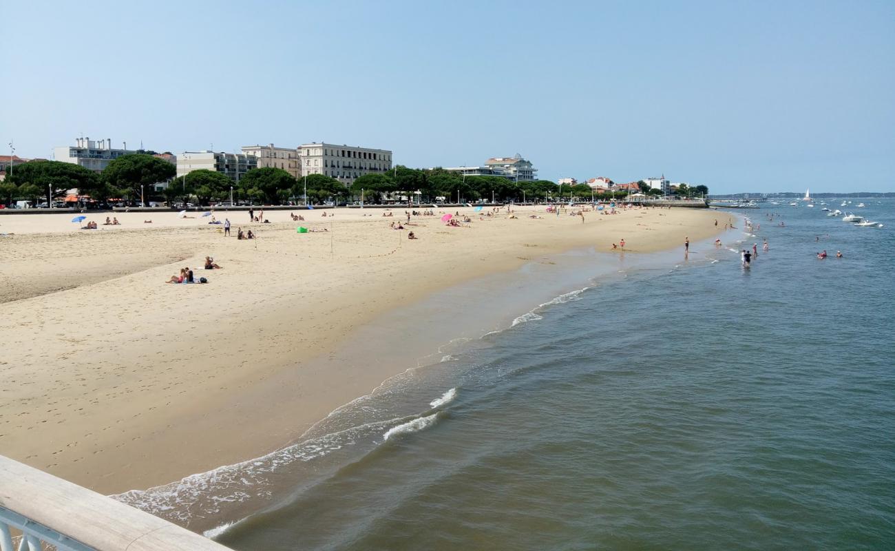 Foto de Playa de Arcachón con arena fina blanca superficie