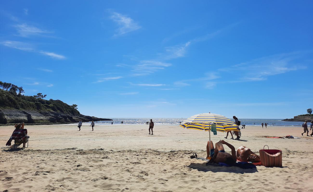 Foto de Plage de Nauzan con arena oscura superficie