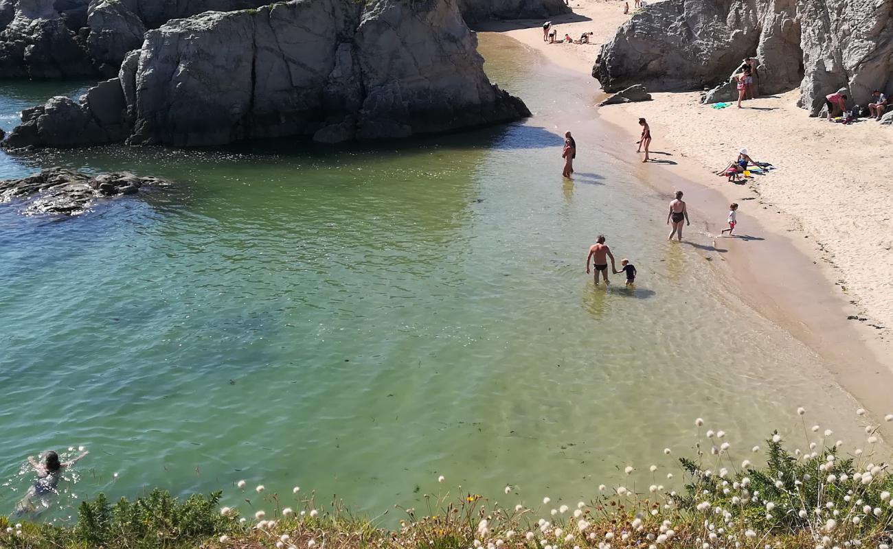 Foto de Baie Du Guec beach con arena fina blanca superficie