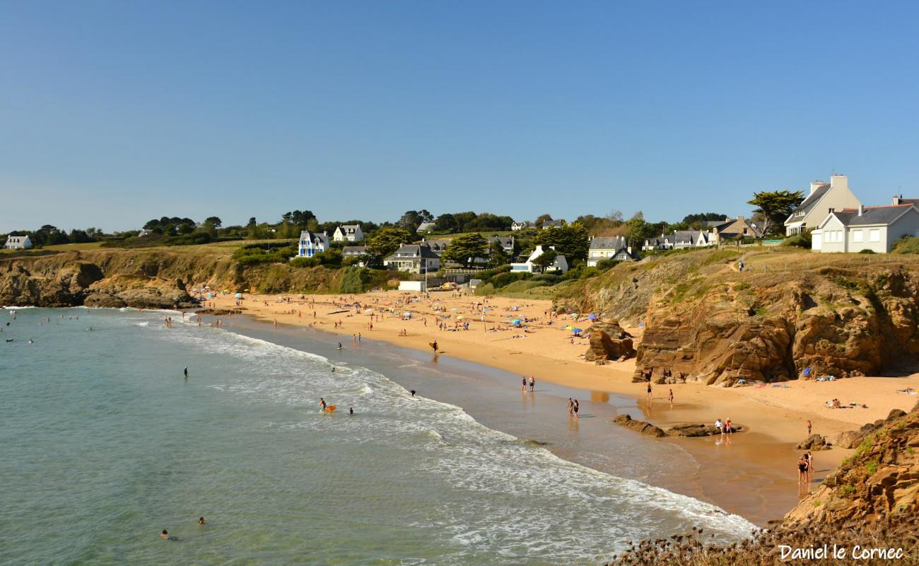 Foto de Plage du Kerou con arena brillante superficie