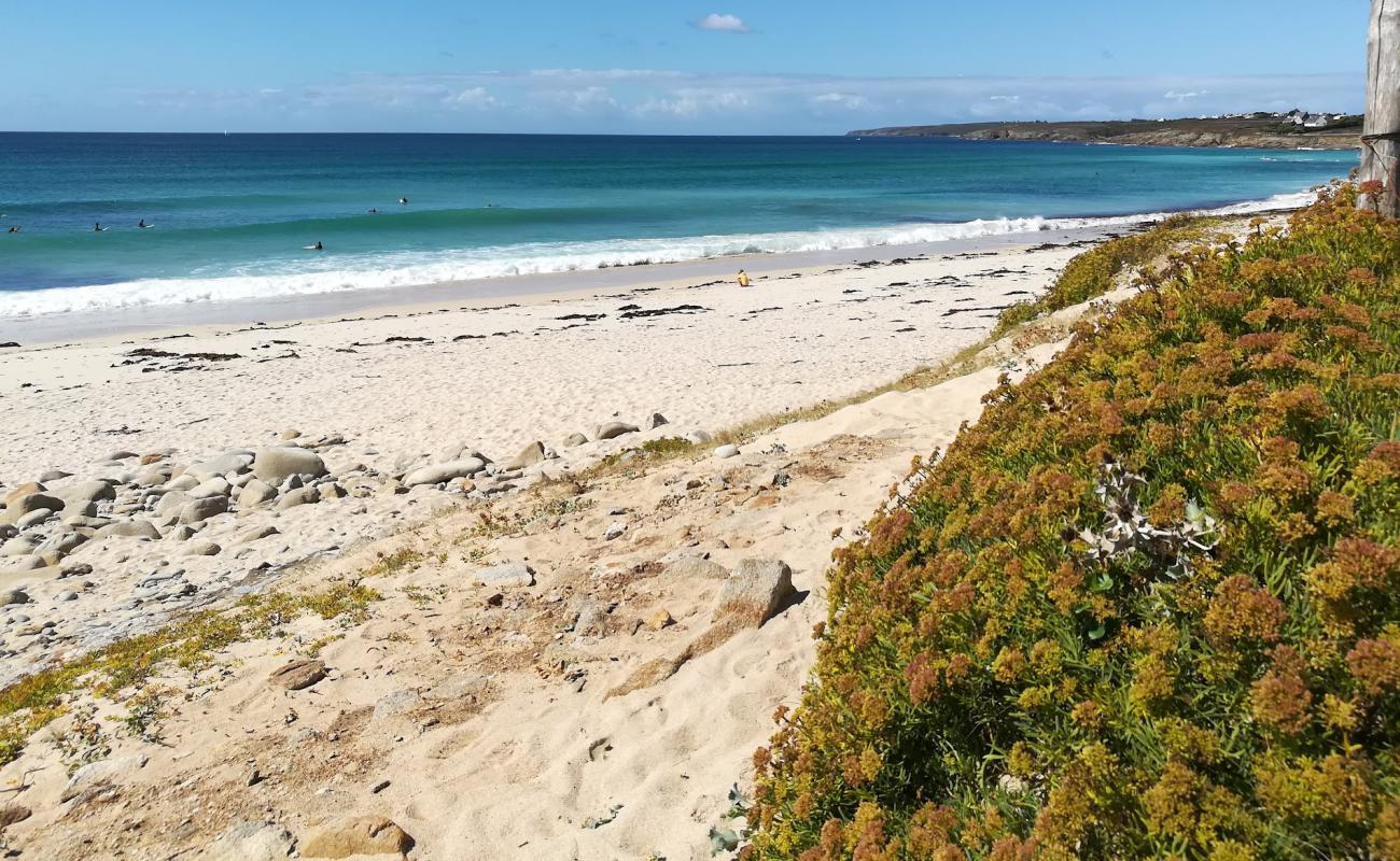 Foto de Plage de Saint Tugen con arena blanca superficie