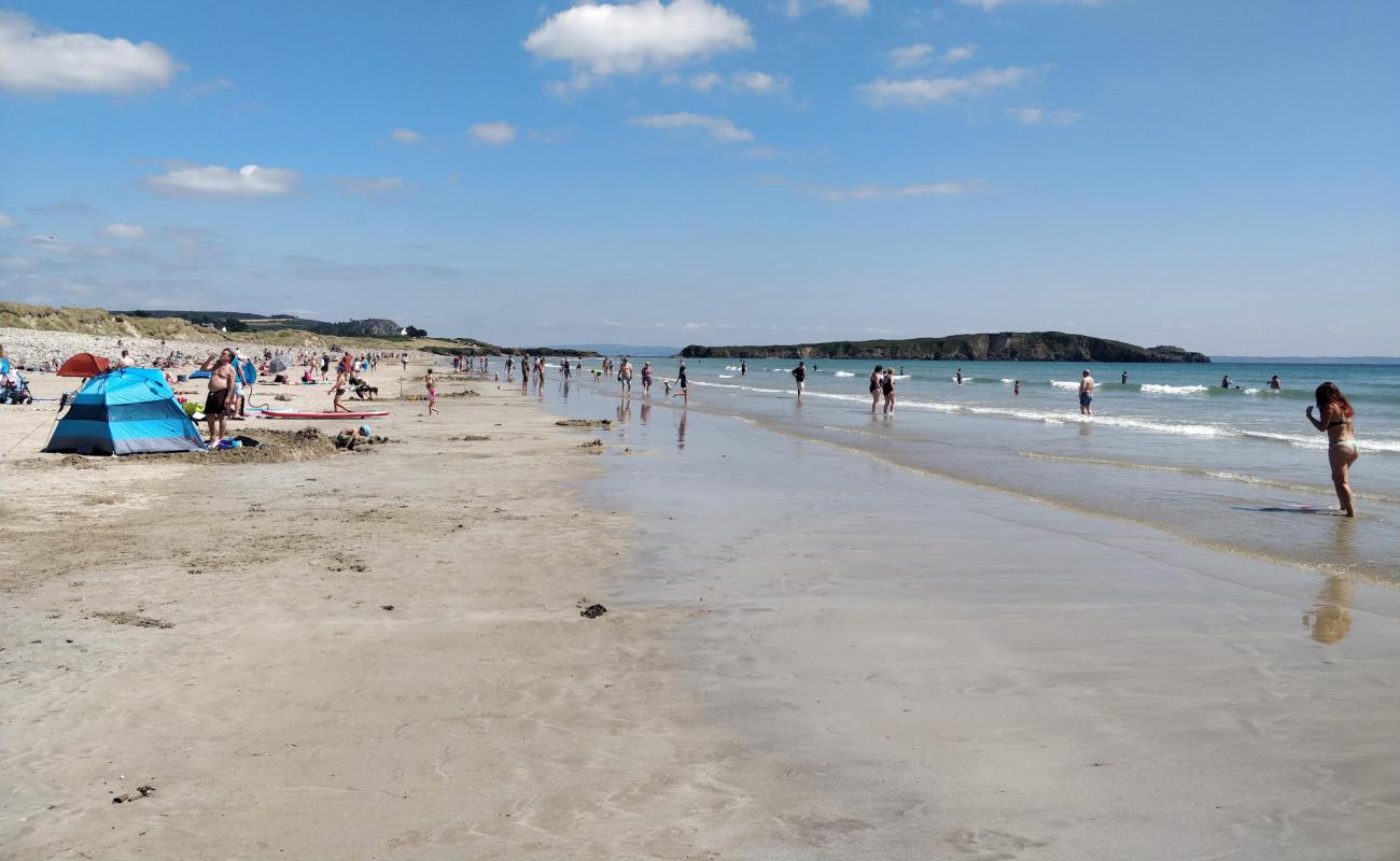 Foto de Plage de l'Aber con arena brillante superficie