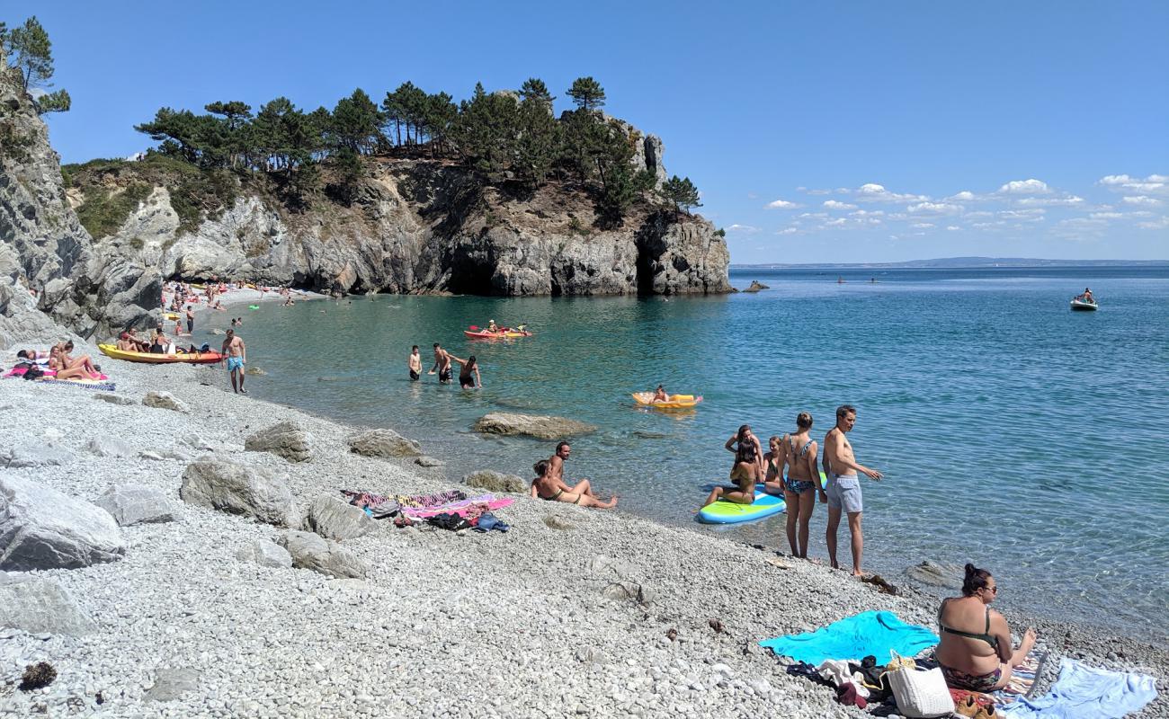 Foto de Plage de l'ile Vierge con guijarro gris superficie