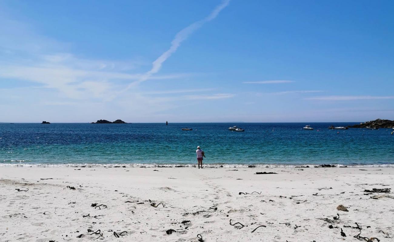 Foto de Plage de Porsman con arena blanca superficie