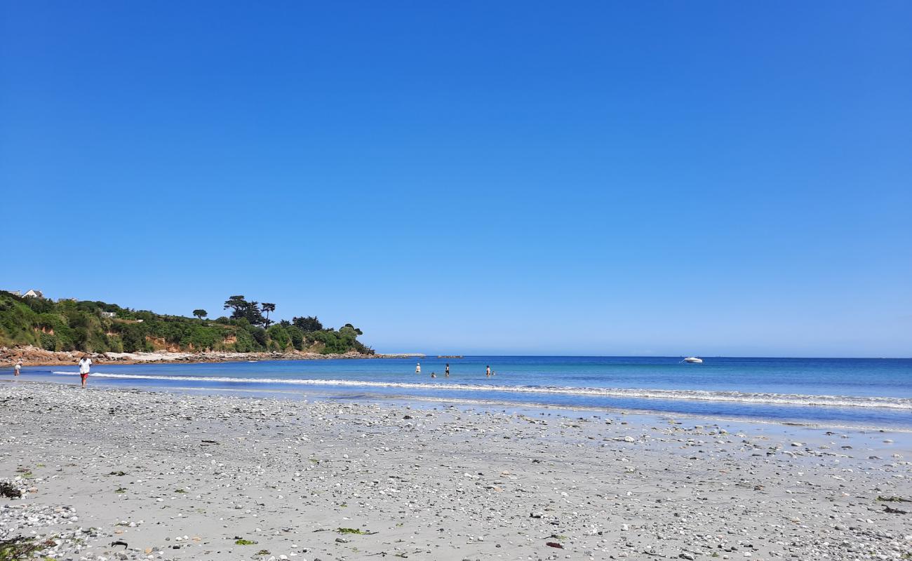 Foto de Plage Sainte-Anne con arena fina y guijarros superficie