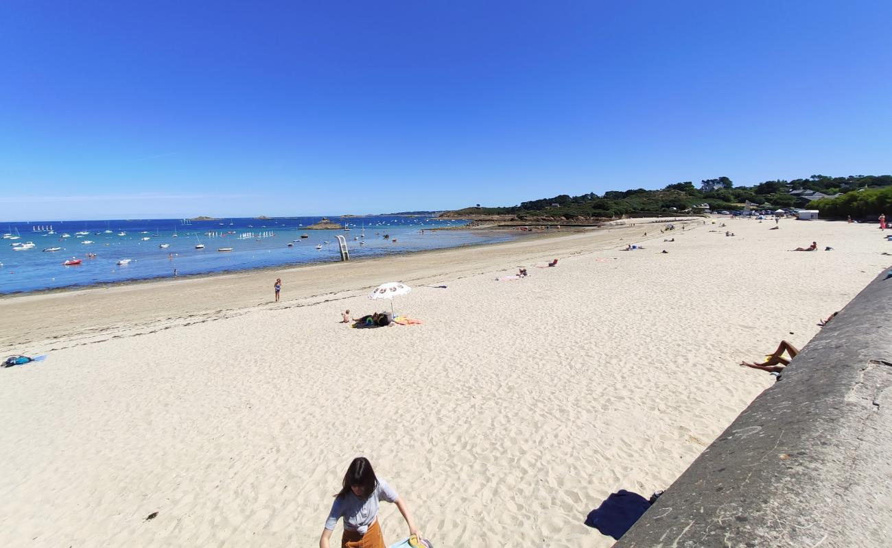 Foto de Plage du Kelenn con arena brillante superficie