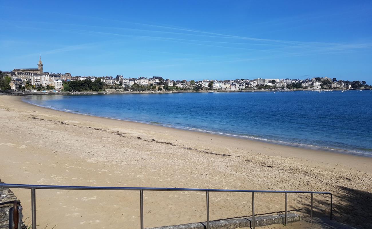 Foto de Plage du Prieure con arena brillante superficie