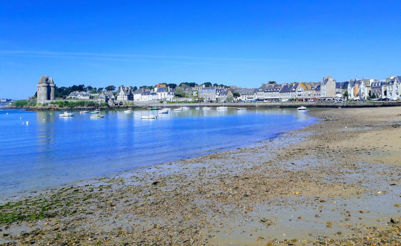 Foto de Plage de Solidor con arena gris y guijarros superficie