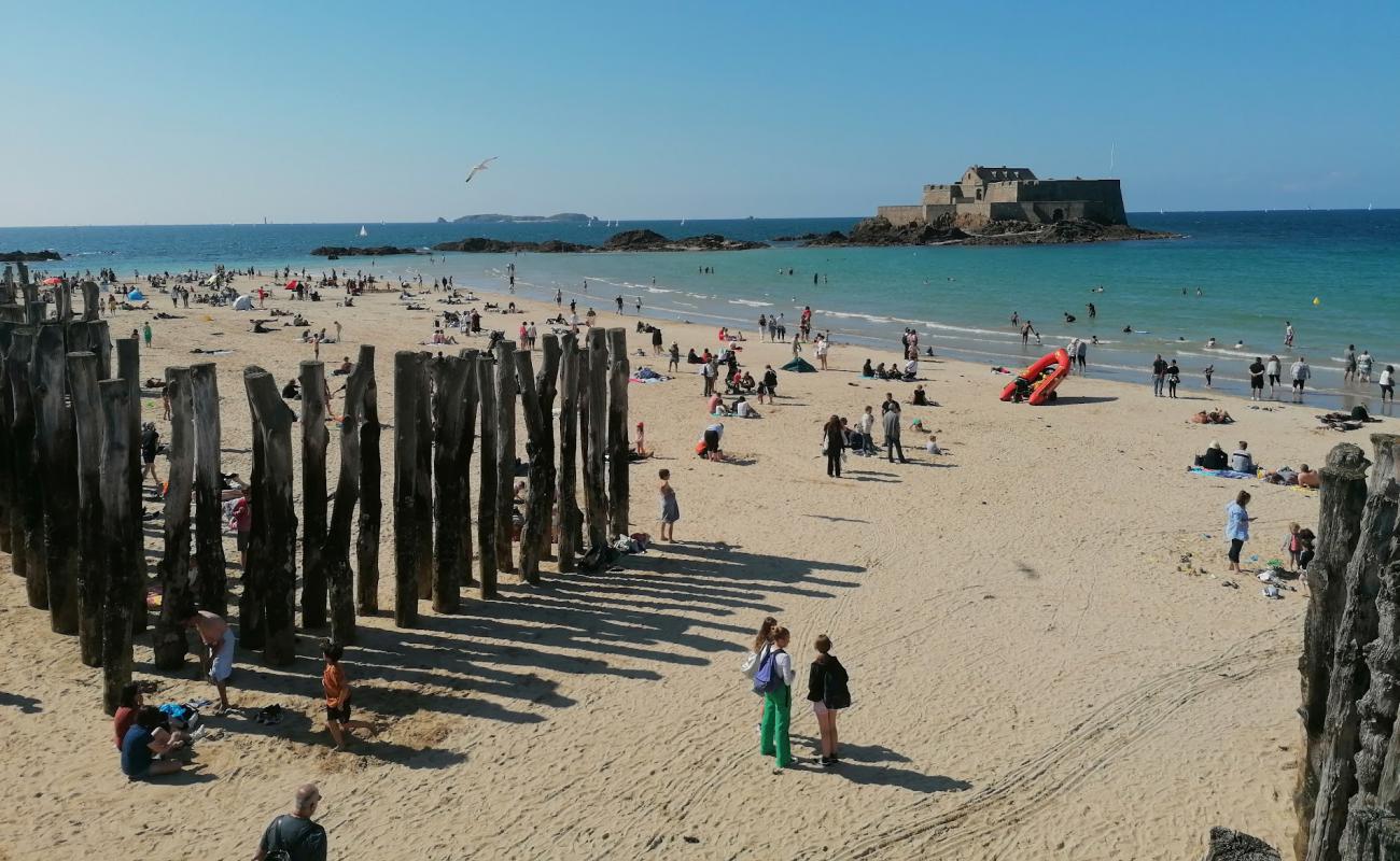 Foto de Grande Plage du Sillon con arena brillante superficie