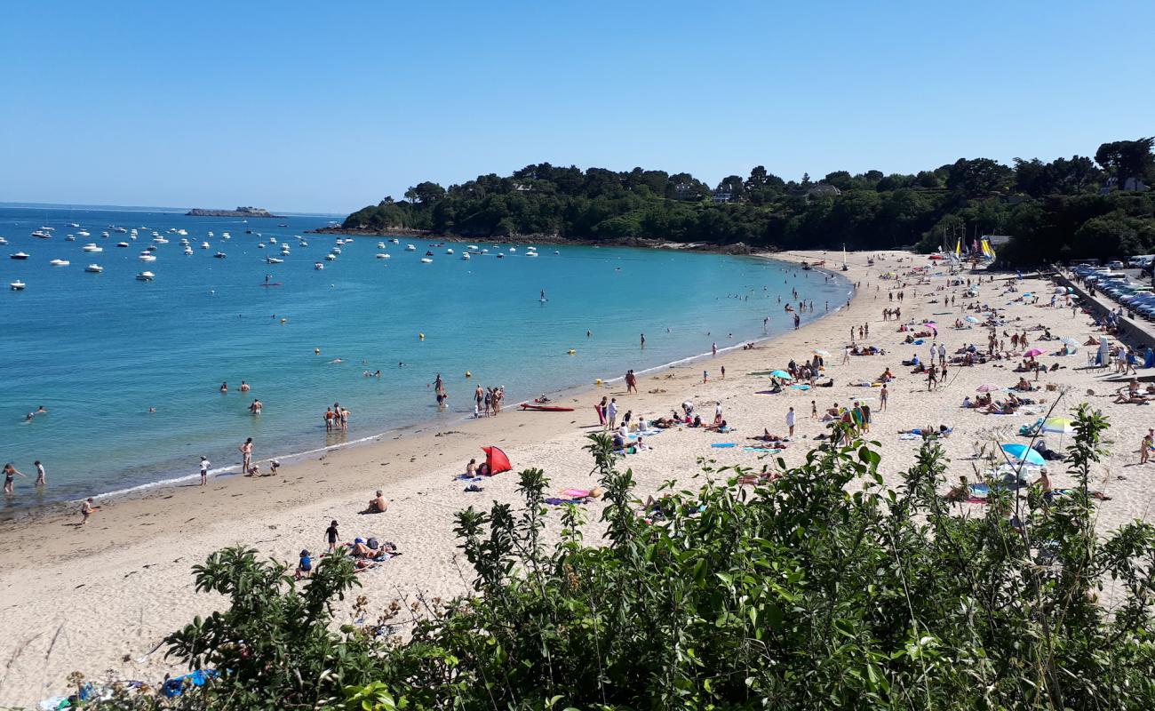 Foto de Plage de Port Mer con arena brillante superficie