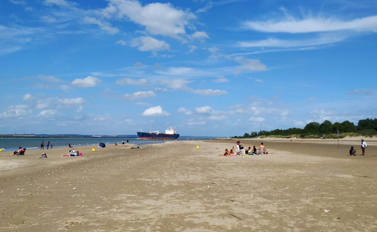 Foto de Plage du Butin con arena brillante superficie