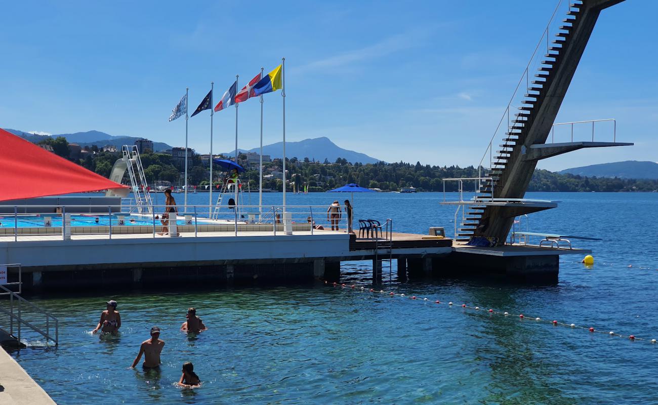 Foto de Thonon Plage con hormigón superficie