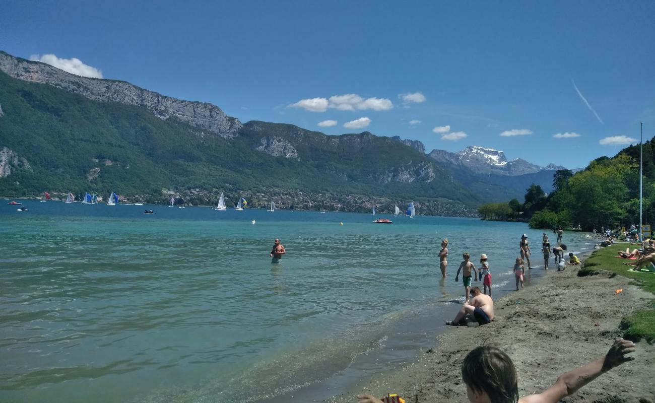 Foto de Plage des Marquisats con guijarro fino gris superficie