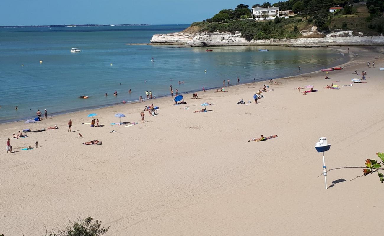 Foto de Plage des Nonnes con brillante arena fina superficie