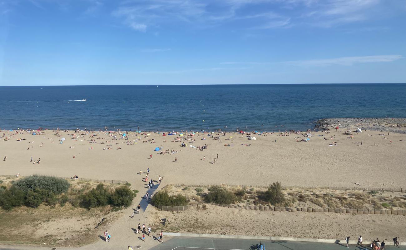 Foto de Playa de Narbona con arena brillante superficie