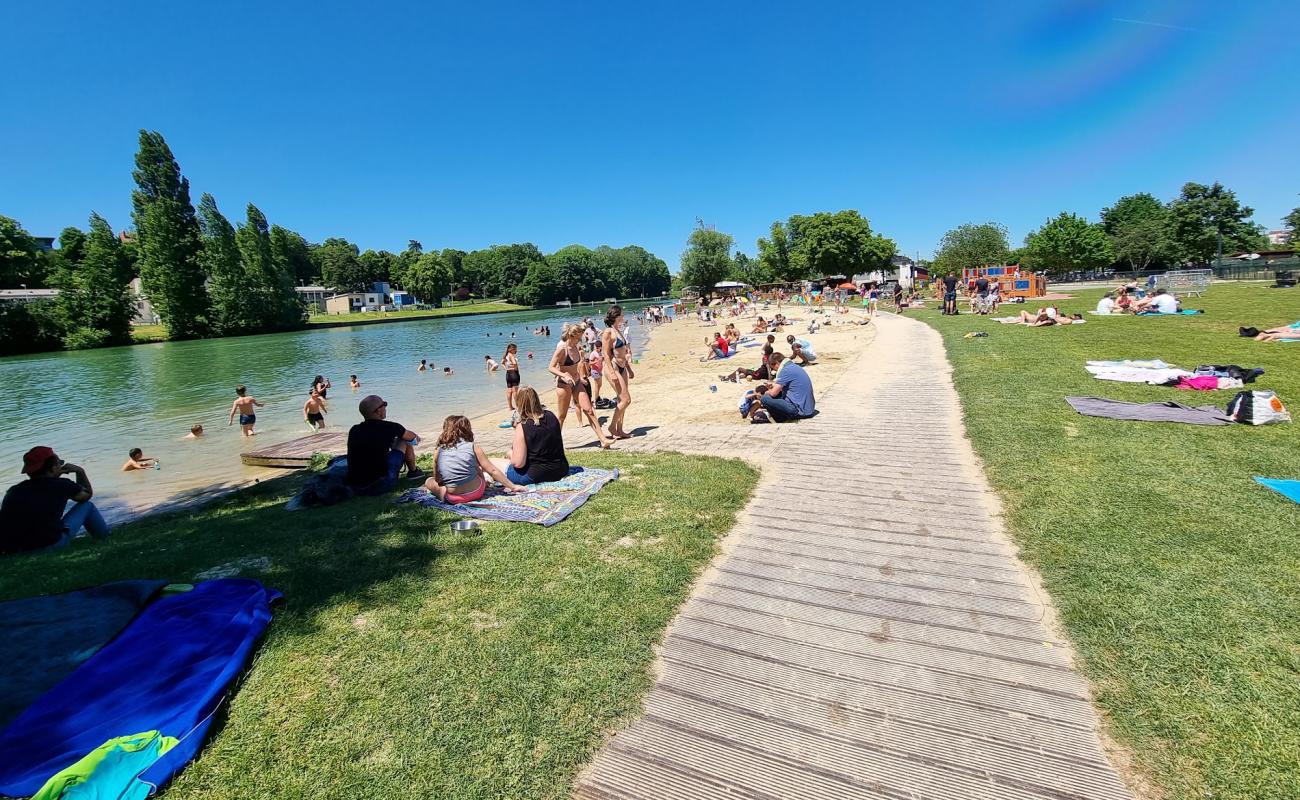 Foto de Playa Meaux con arena brillante superficie