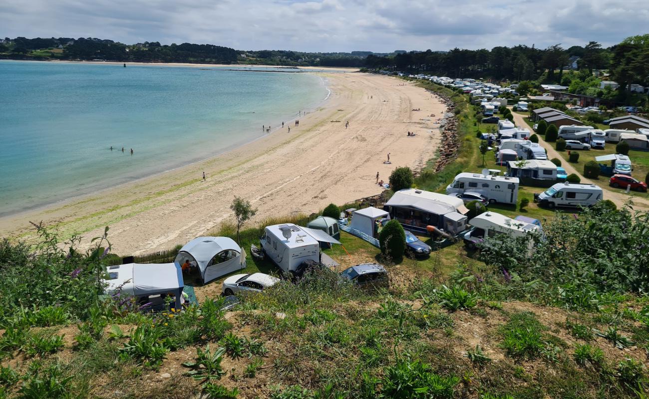 Foto de Plage du Fond de la Baie con arena brillante superficie