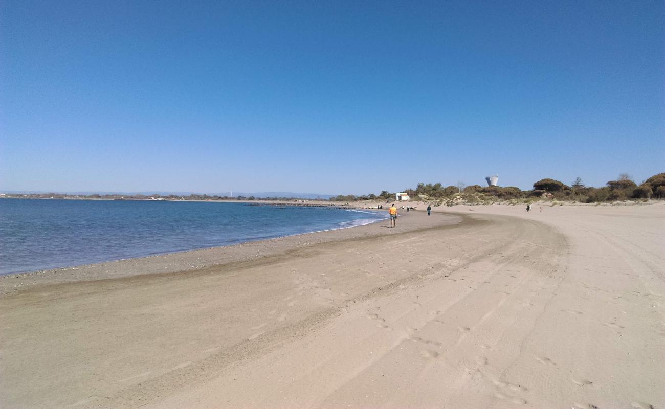 Foto de Plage du Grau d'Agde con arena brillante superficie