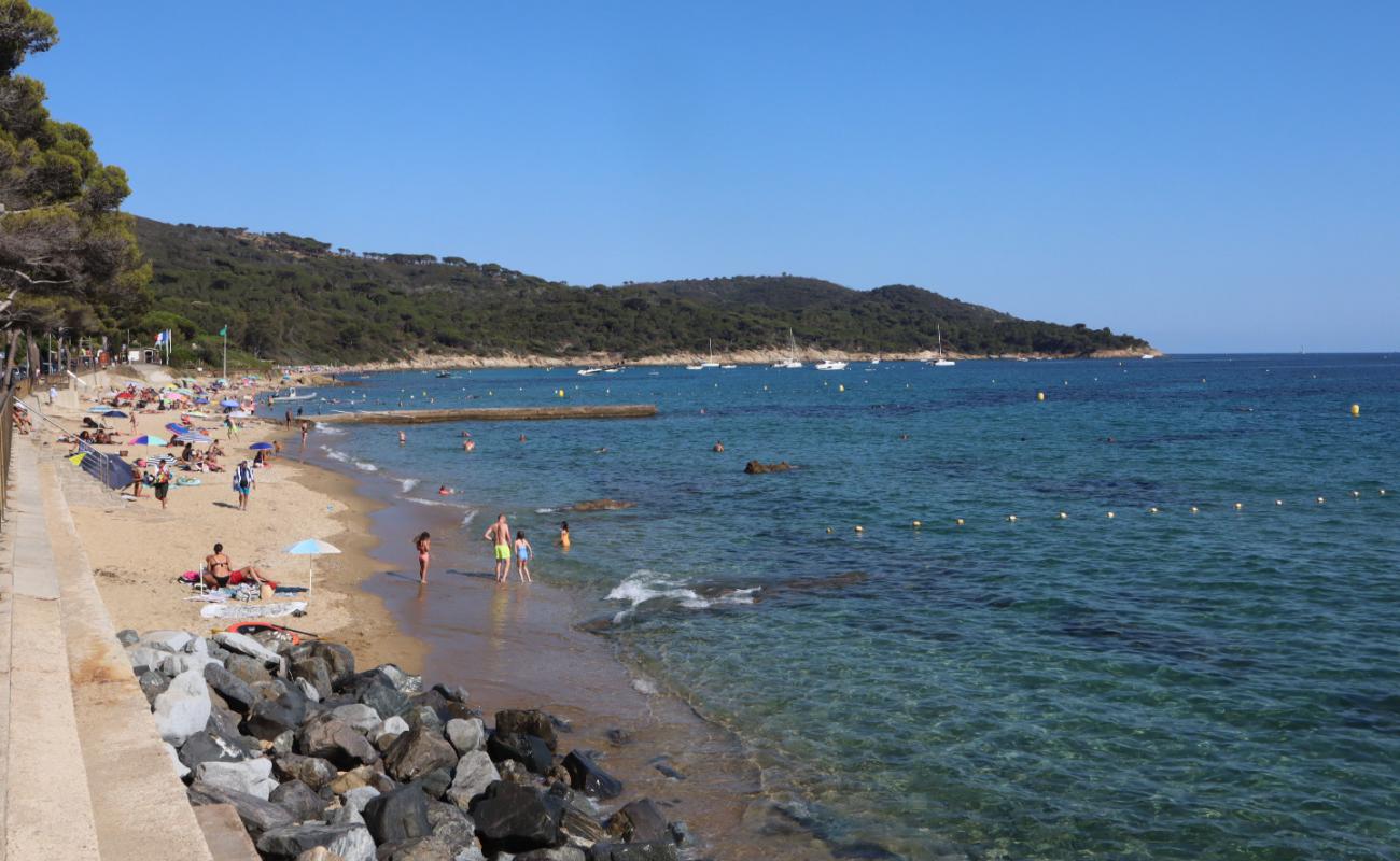 Foto de Plage de Gigaro con arena brillante superficie