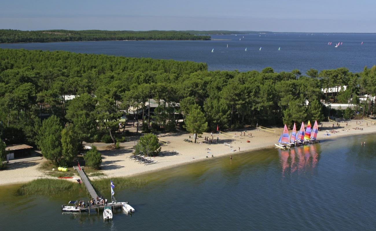 Foto de UCPA Bombannes Beach con arena brillante superficie