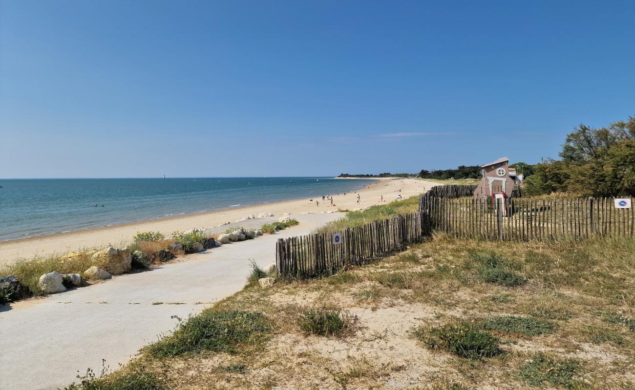 Foto de Rivedoux Plage con arena brillante superficie