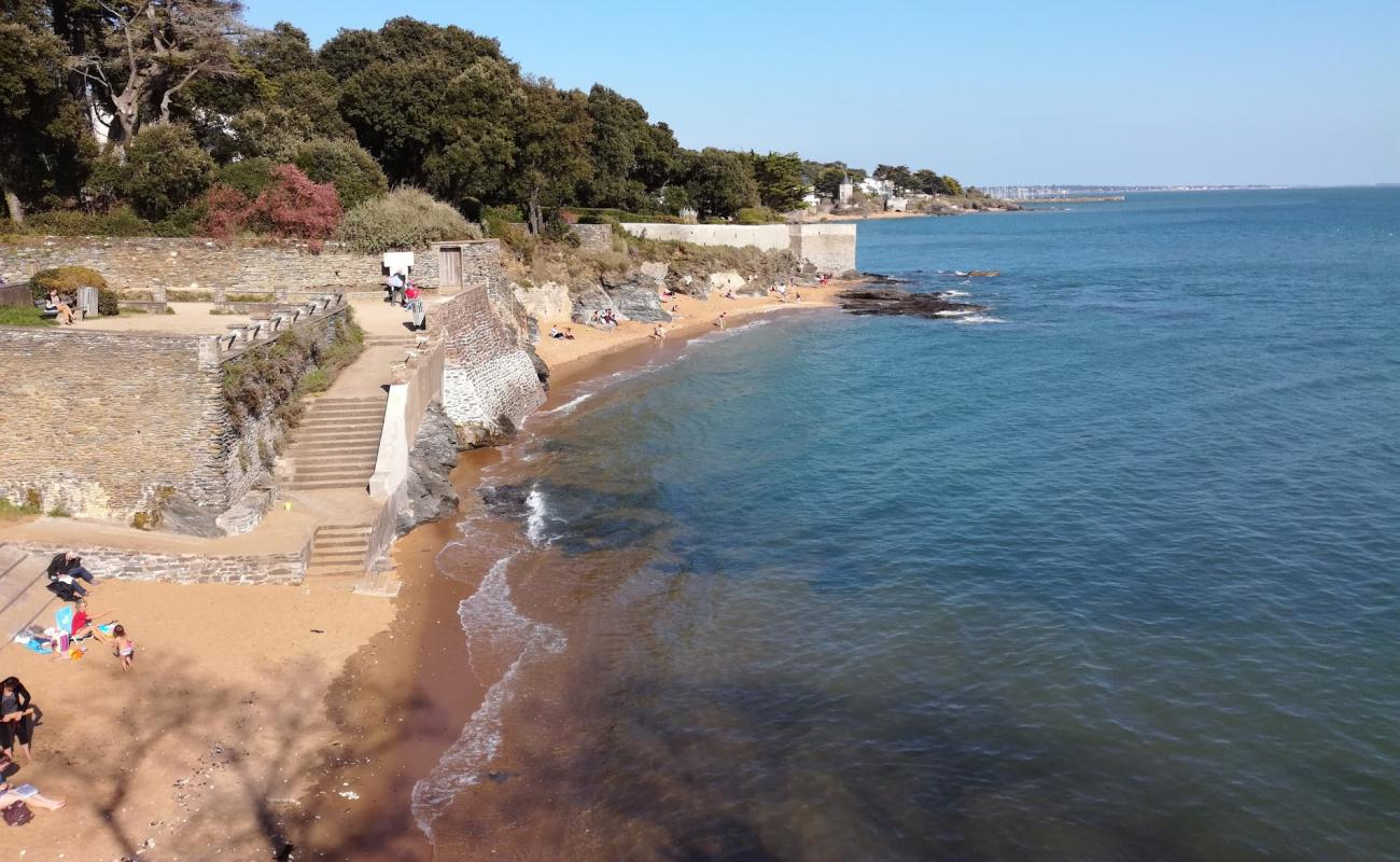 Foto de Plage de Montbeau con arena brillante superficie