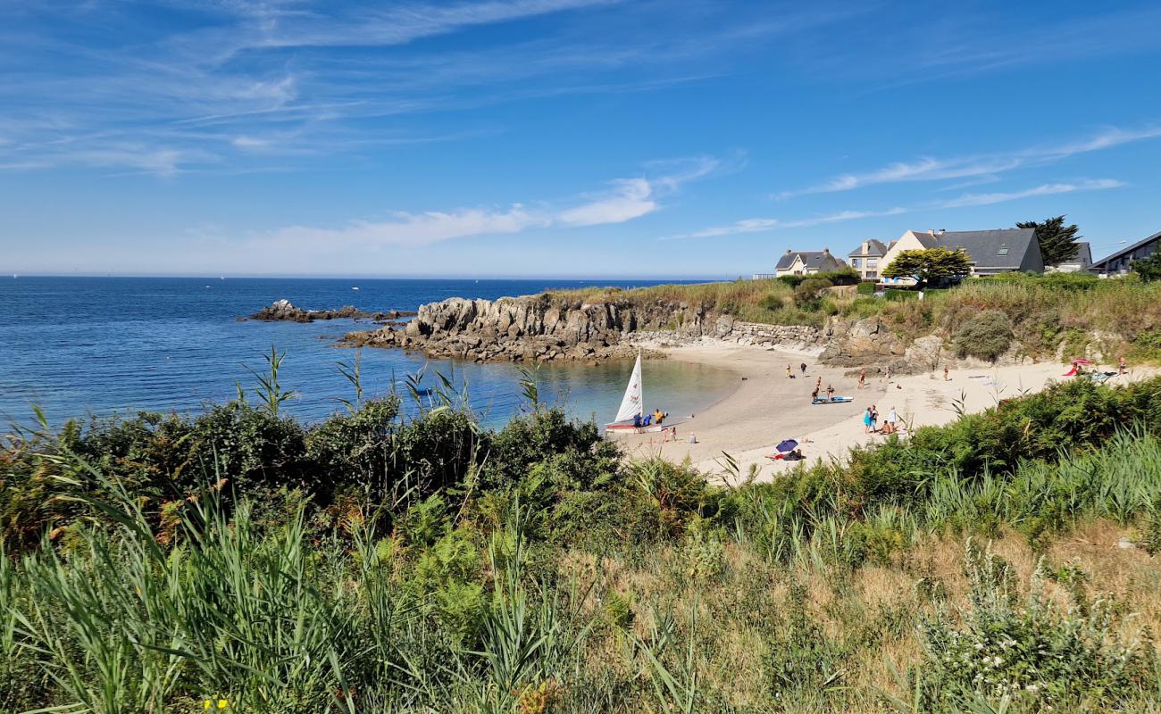 Foto de Baie du Scall con arena brillante superficie