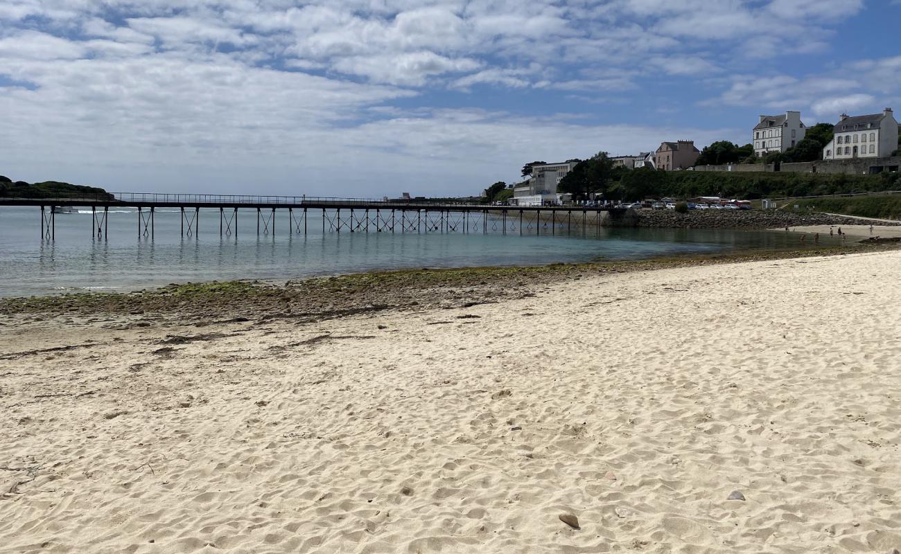 Foto de Plage des Capucins con arena brillante superficie