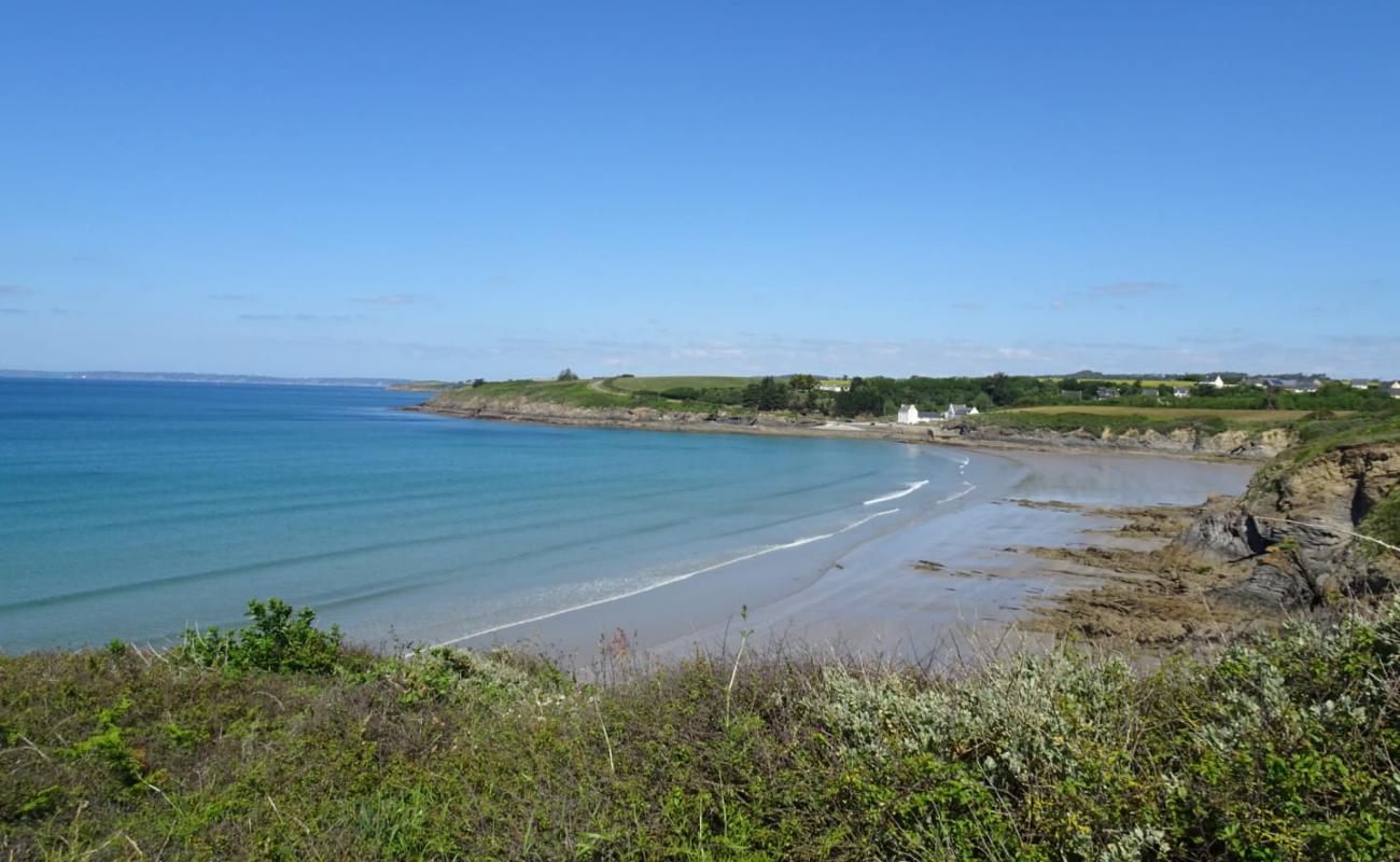 Foto de Plage de Cameros con arena gris superficie