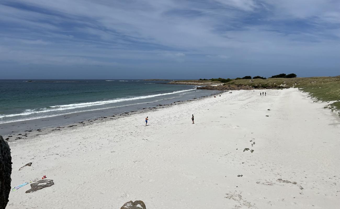 Foto de Plage de Treompan con arena brillante superficie