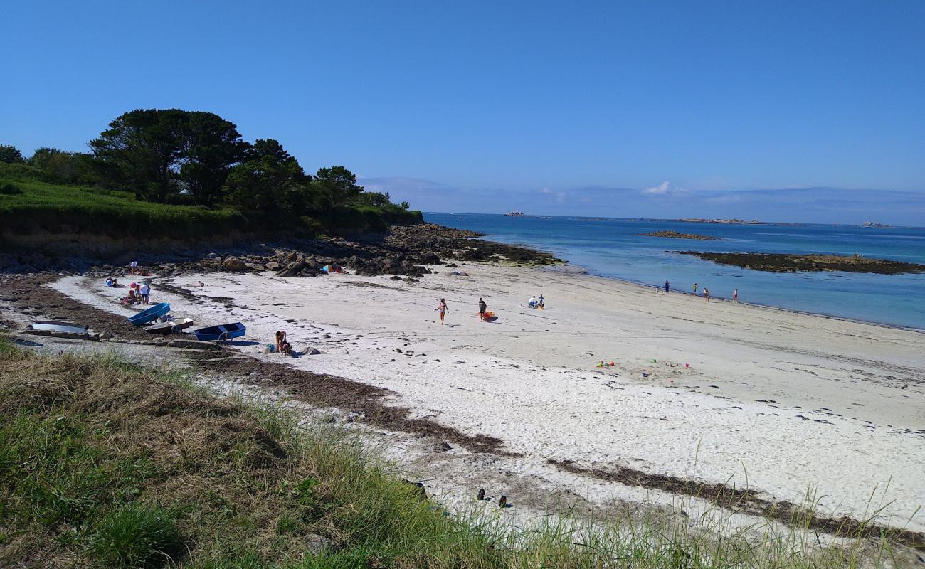 Foto de Plage de Penn Enez con arena brillante superficie