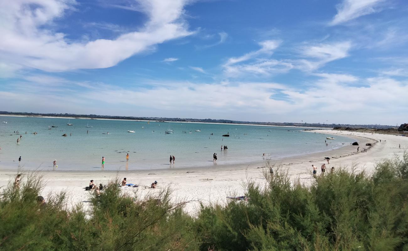 Foto de Plage de Kerurus con arena brillante superficie