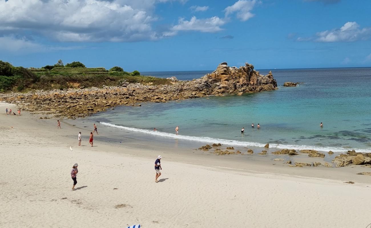 Foto de Plage de Groac'h Zu con arena brillante superficie