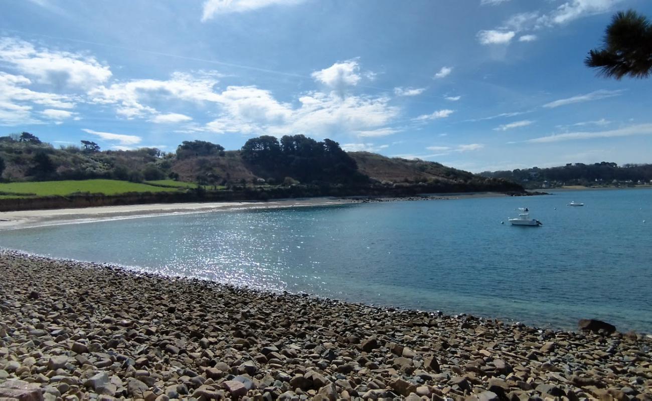 Foto de Plage de Porz-Garo con piedra superficie